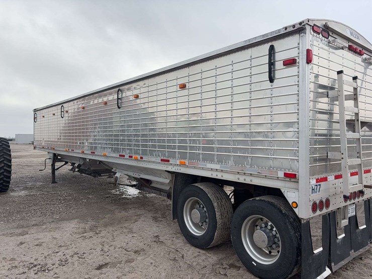 2009-wilson-hopper-bottom-image-9