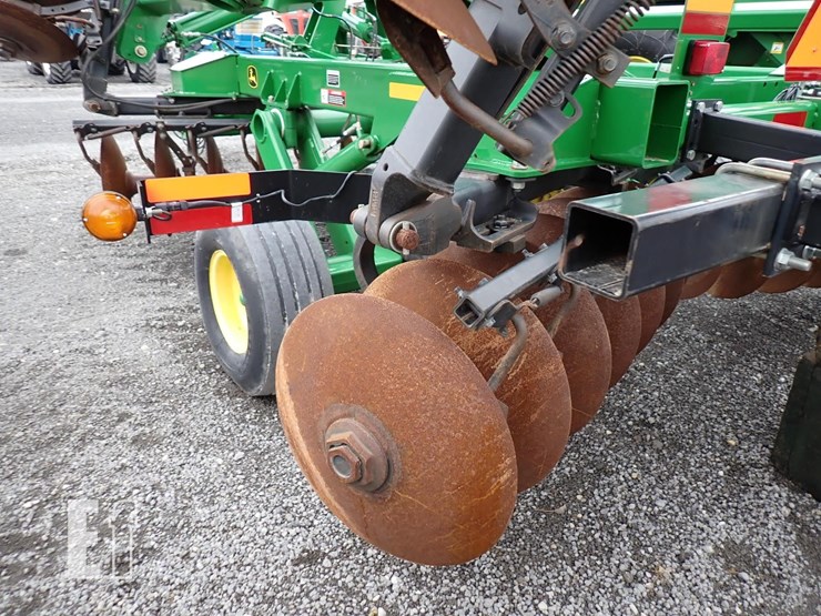 2015-john-deere-2625-image-13