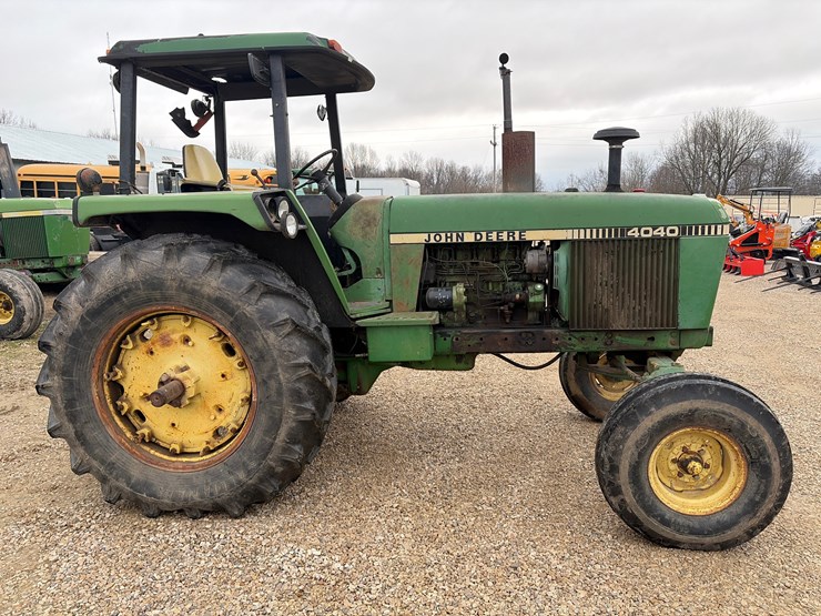 john-deere-4040-image-4
