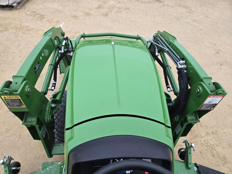 2025-john-deere-2038r-image-24