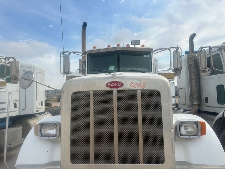 2011-peterbilt-367-image-2