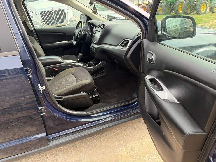 2019-dodge-journey-image-12