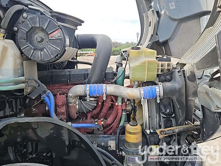 2020-mack-mack-anthem-t64-6x4-truck-tractor,-day-cab,-mp-7-425hp-diesel-engine,-automatic-m-drive-transmission-image-31