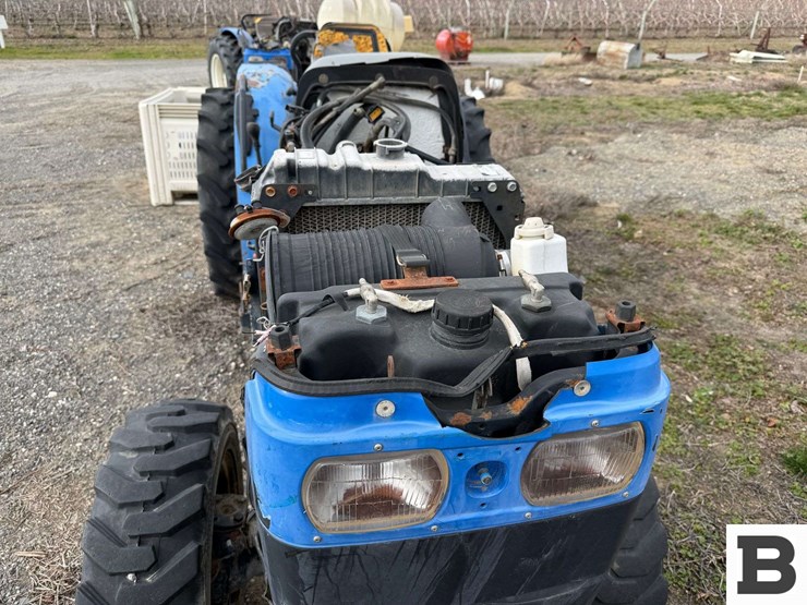 new-holland-tn75vas-tractor---parts-image-12