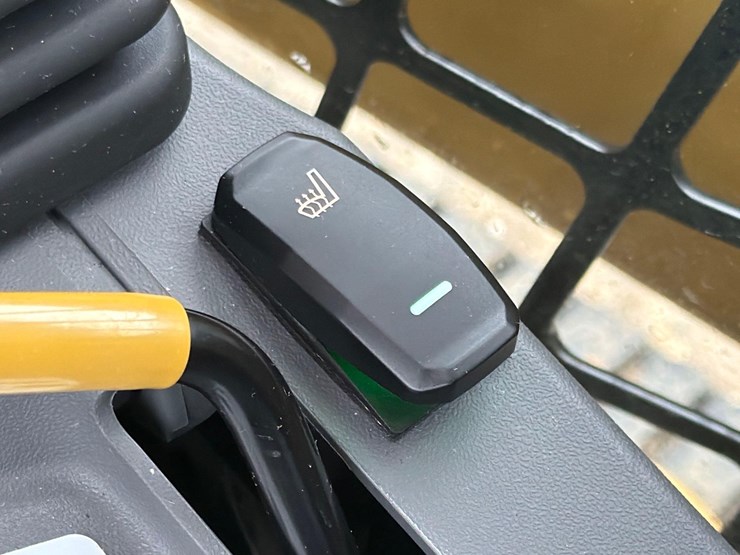 2025-caterpillar-255-image-20