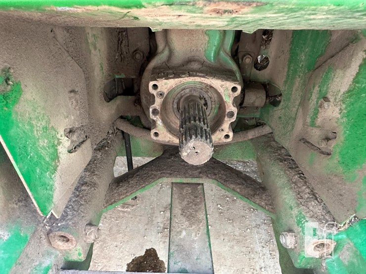 john-deere-8260r-image-12