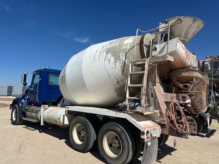 2005-mack-cv713-mixer-truck-image-8