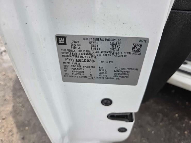 2012-gmc-acadia-denali-image-9