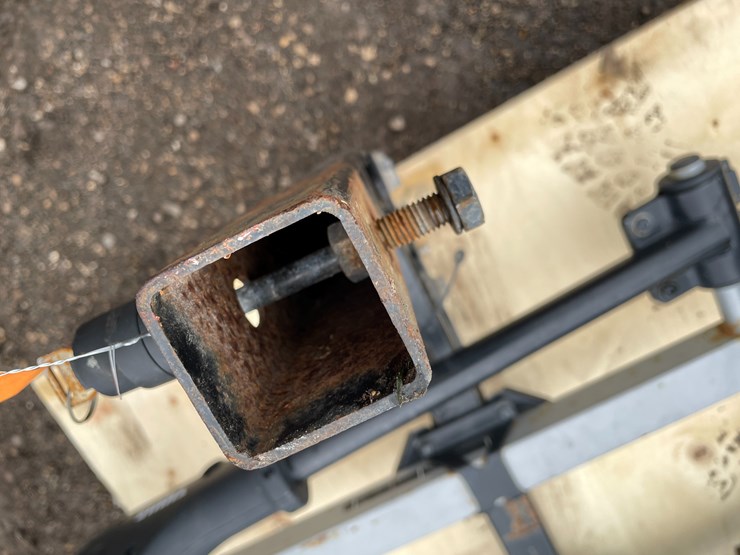 #3057-•-thule-2-bike-hitch-rack-image-14