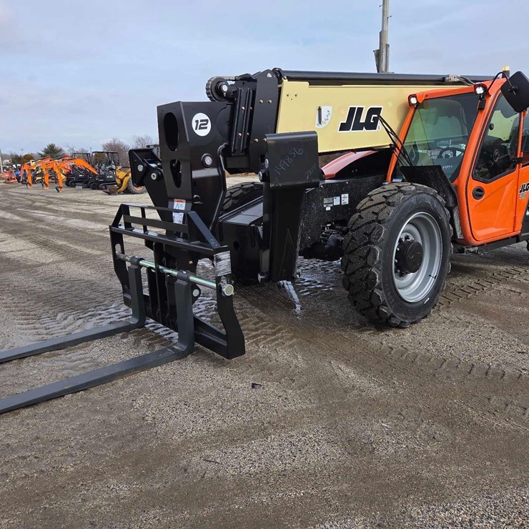 JLG 1255