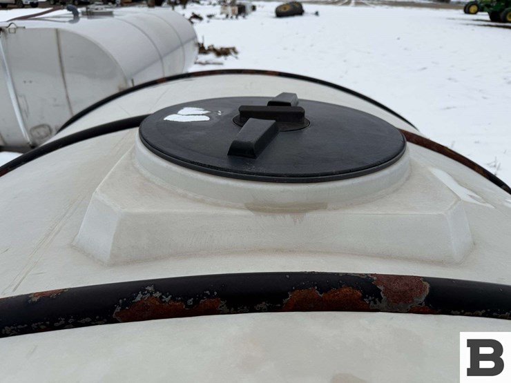 1000-gallon-poly-tank-w/-bands---reardan,-wa-image-7