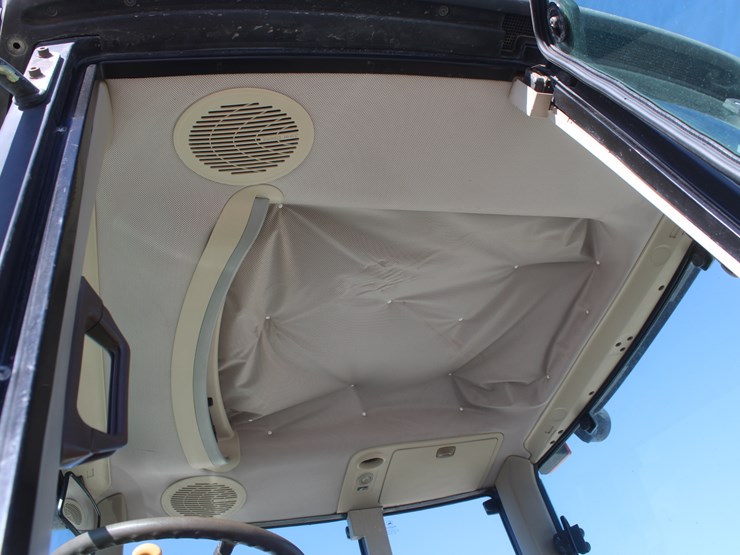 2004-john-deere-7320-image-63