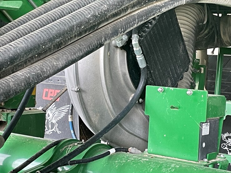 john-deere-1725-image-40