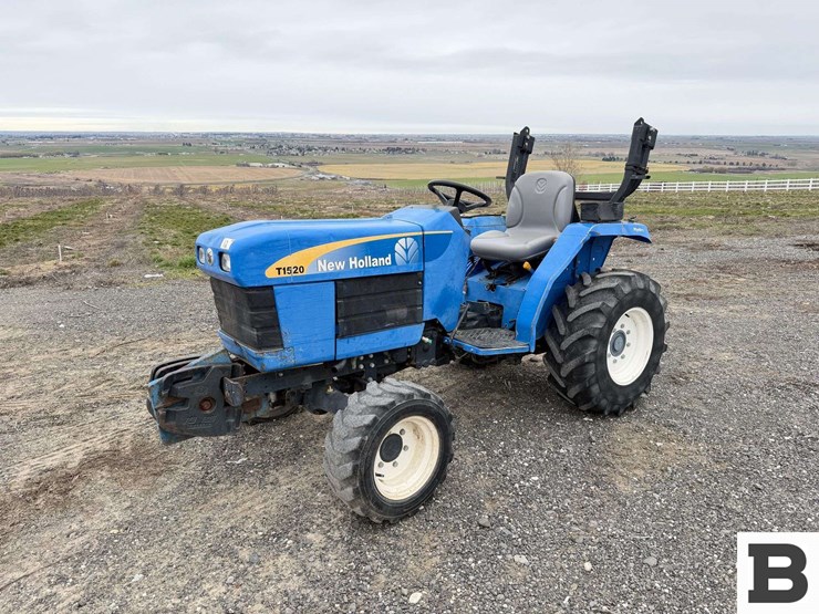 new-holland-t1520-image-2