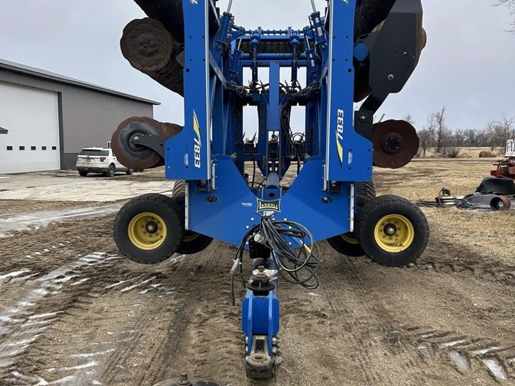 2019-landoll-7833-40-image-8