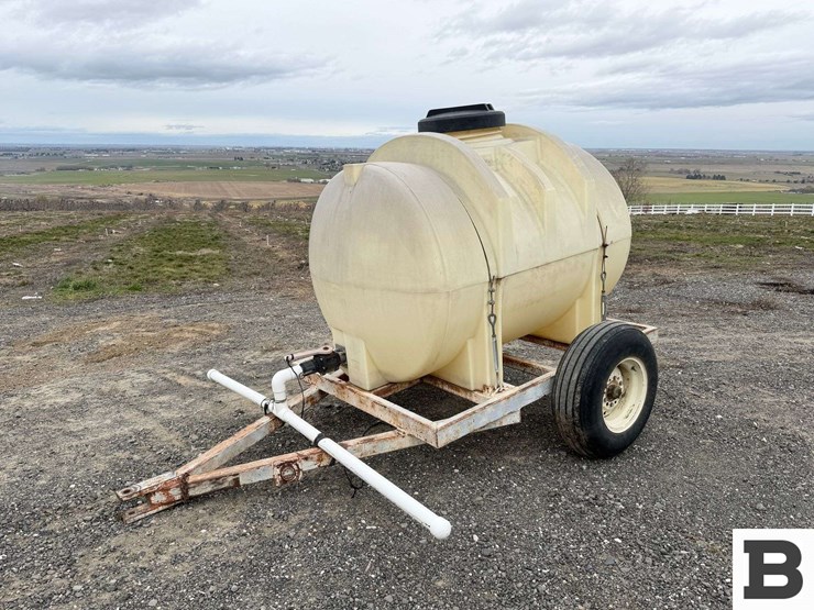 chemigation-trailer-w/-custom-applicator-image-1