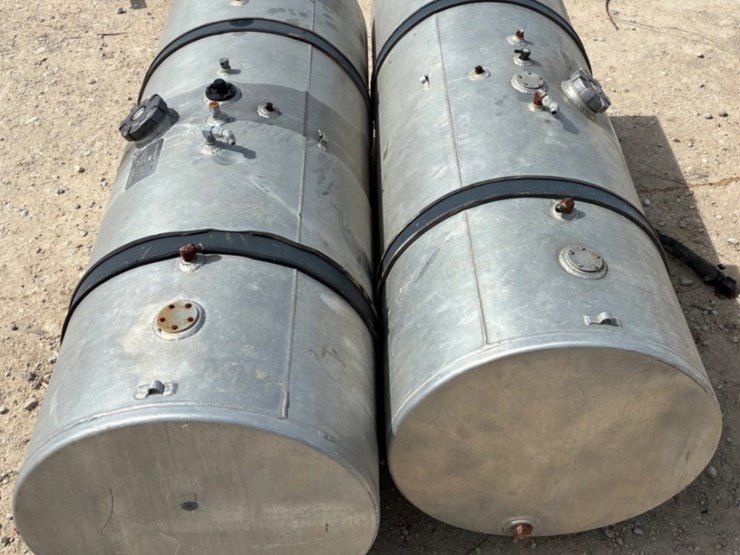 150-gallon-fuel-tanks-with-brackets-image-1