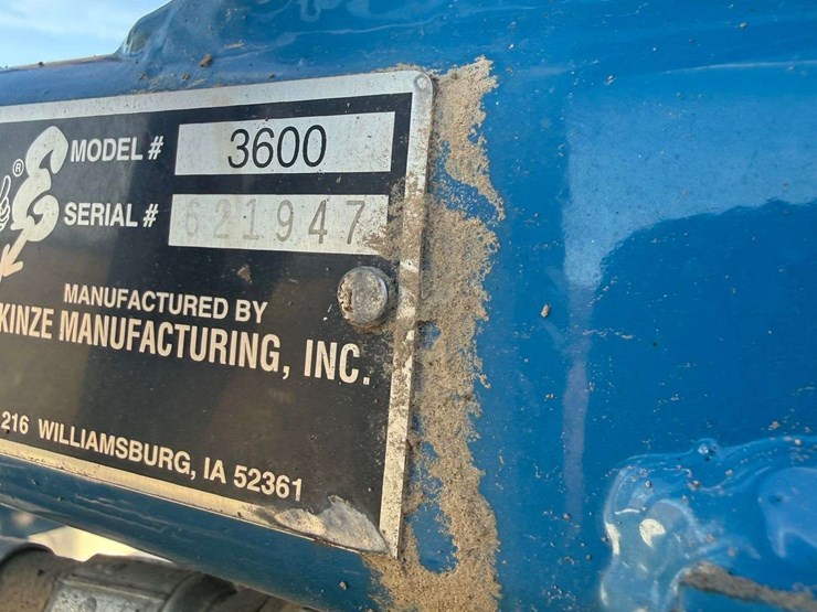 2009-kinze-3600-image-17