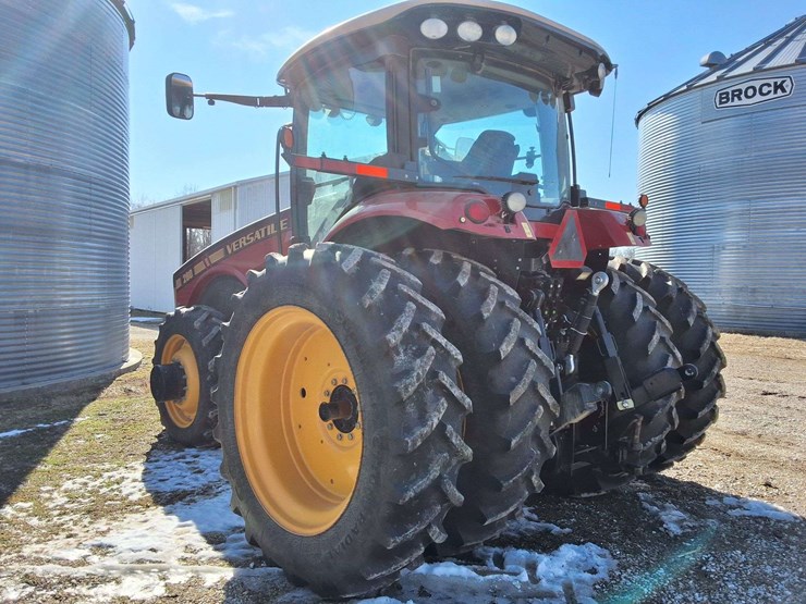 2017-versatile-260-image-11