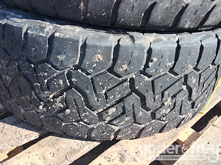 recon-grapple-a/t-tires,-295/60/r20-image-5