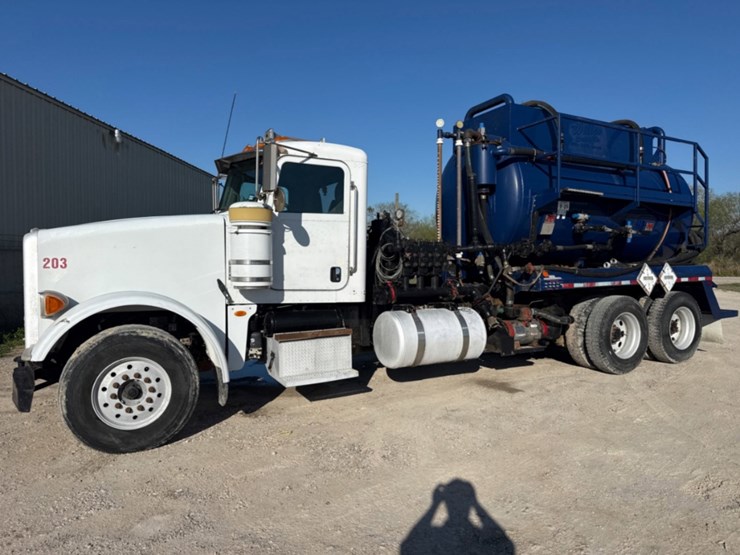 2013-peterbilt-367-image-1