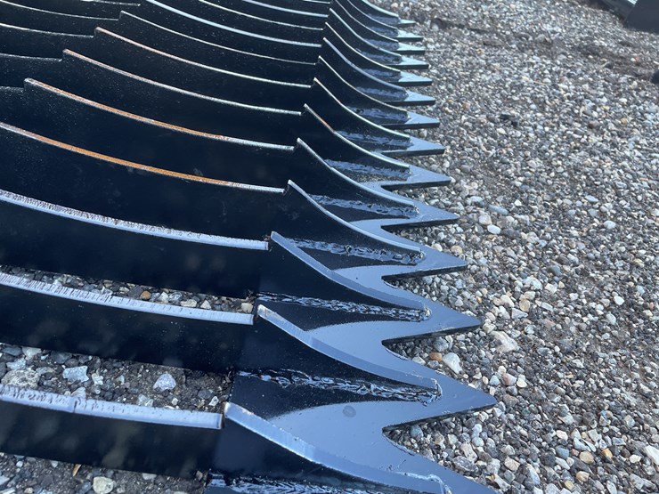 #3047-•-72"-skid-steer-fine-skeleton-bucket-image-7