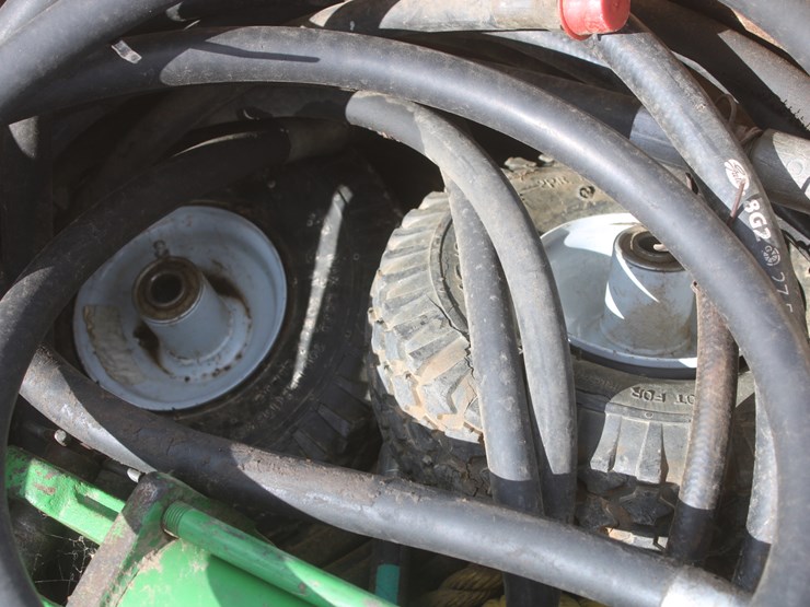 #3004-•-pallet-of-assorted-hydraulic-hoses,-cylinder,-and-misc.-parts-image-3