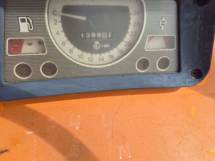 1984-ford-540-image-9