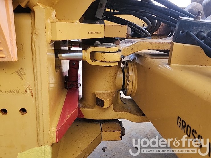 2011-caterpillar-cp74-image-17