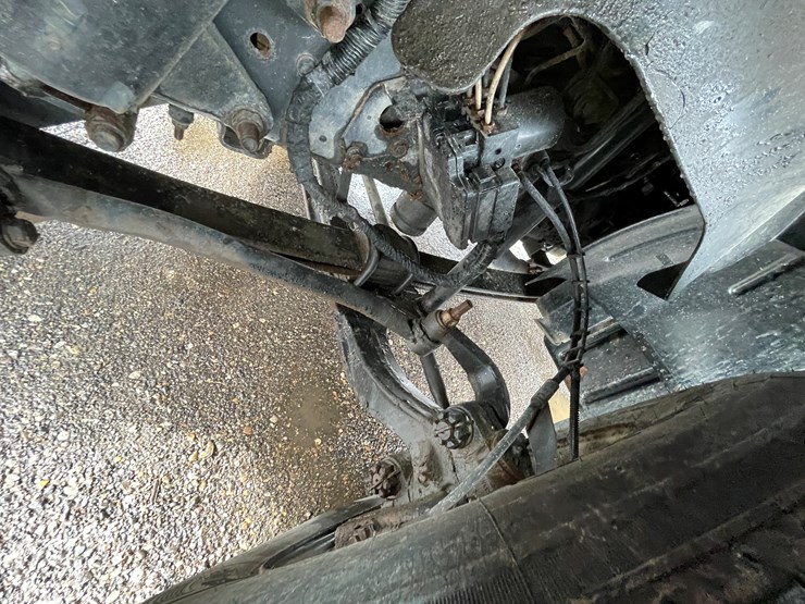 #2015-•-2009-chevy-c7500-single-axle-dump-truck-(has-wi-title)-image-12