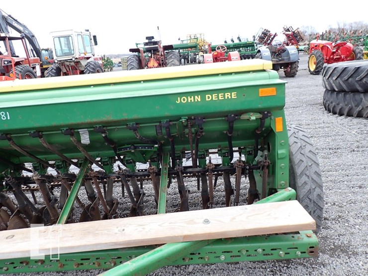 john-deere-8300-image-3