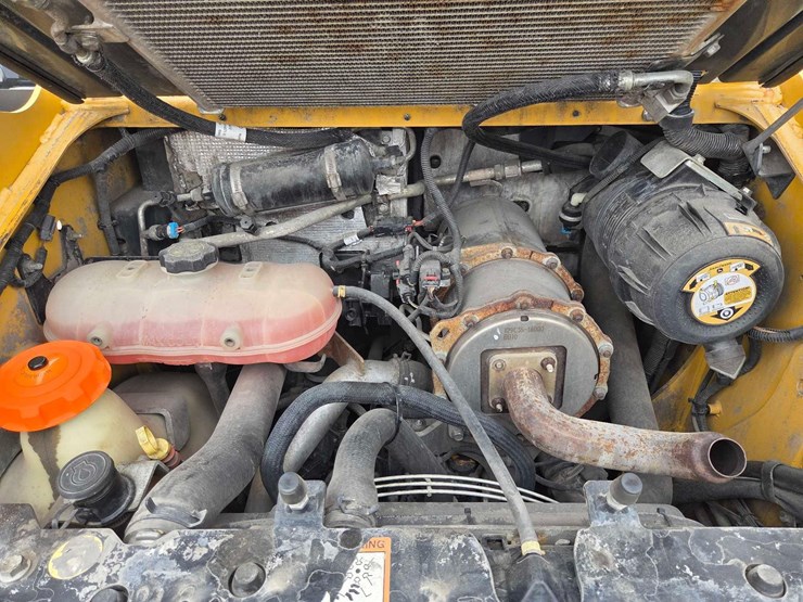 2017-deere-316gr-image-8