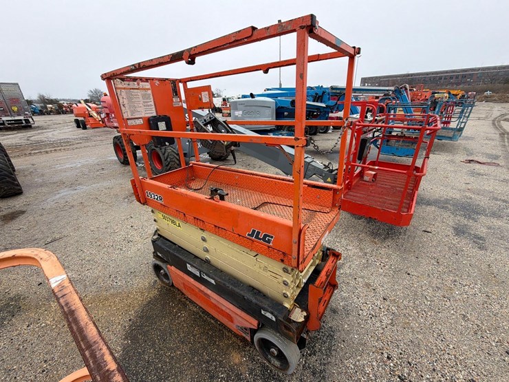 2017-jlg-1932r-image-4