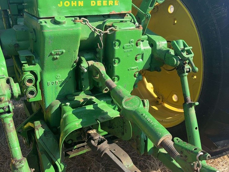 1957-john-deere-520-image-14