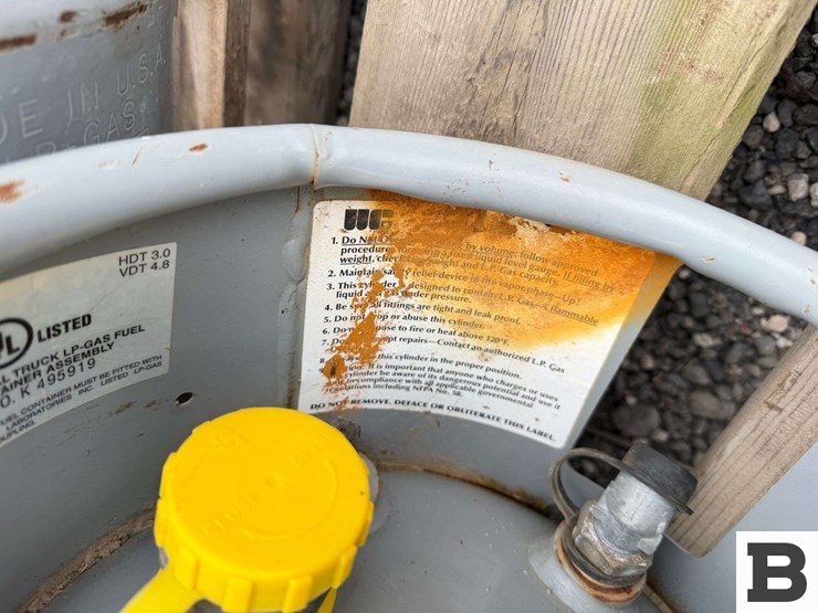 (2)-ul-inc.-industrial-truck-propane-tanks-image-6