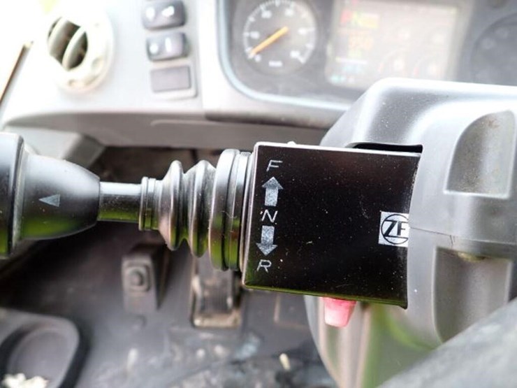 2013-doosan-dl550-3-image-22