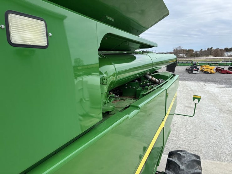 2014-john-deere-s670-image-97