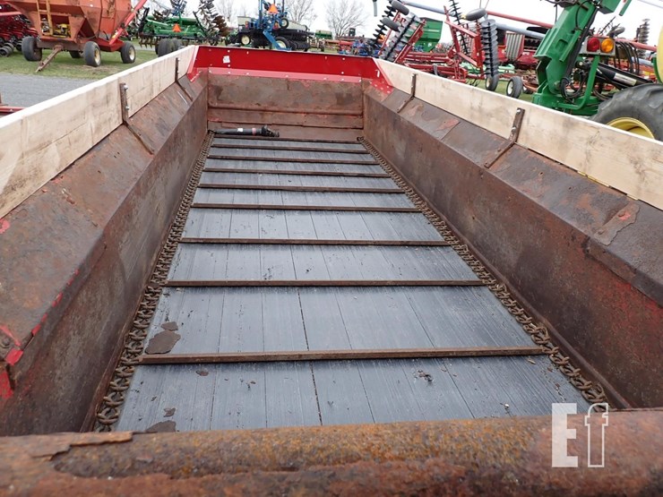 2018-new-holland-185-image-9