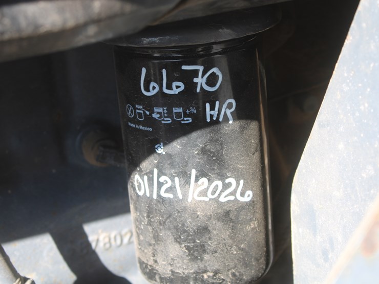 new-holland-tm125-image-25