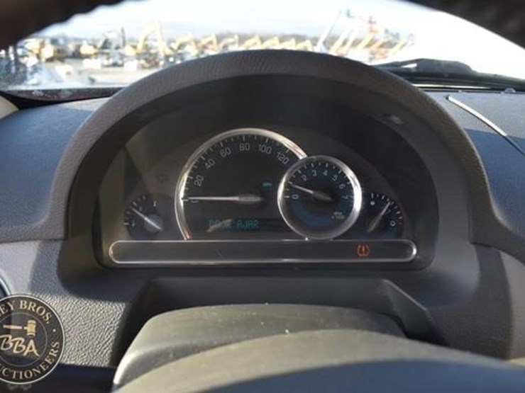 2011-chevrolet-hhr-image-16