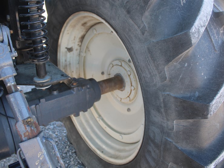 new-holland-tm125-image-40