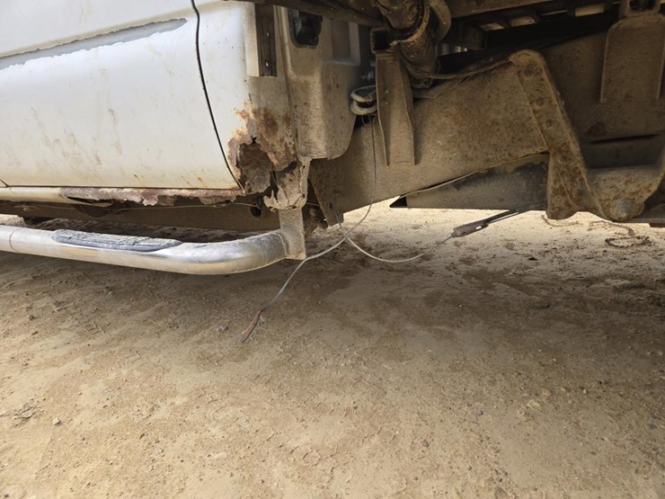 2006-chevrolet-k3500-image-13