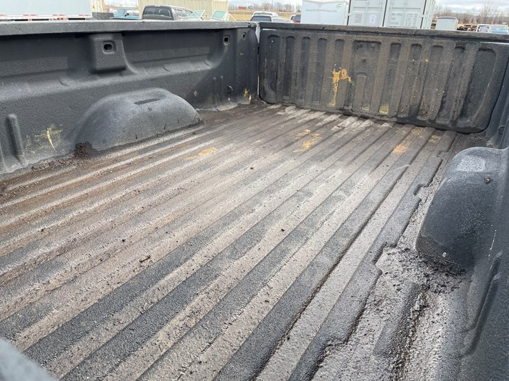 2012-chevrolet-3500-image-28