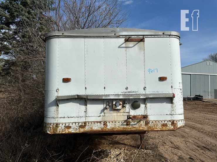 2014-wilson-grain-trailer-image-7