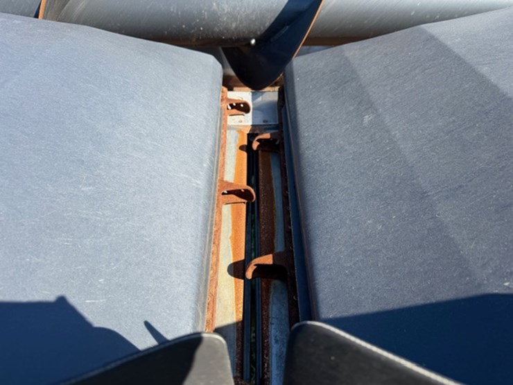 #2641-•-2025-drago-12-40-12-row-corn-header-image-6