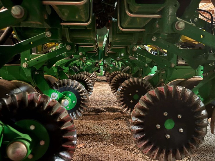 2021-john-deere-2630-image-10