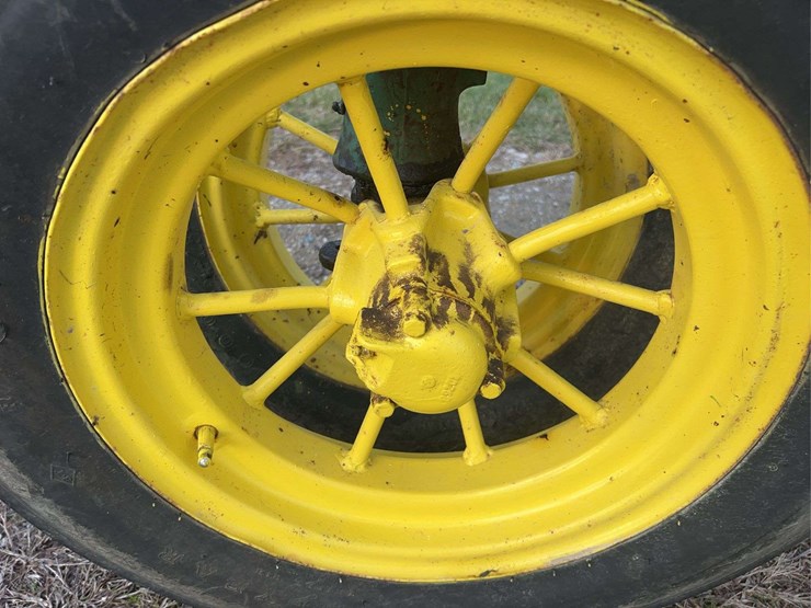 john-deere-model-b-image-15