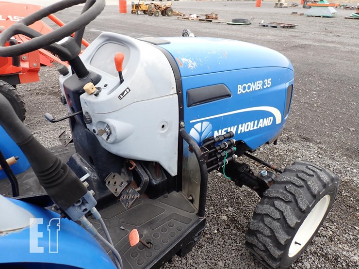 new-holland-35-image-10