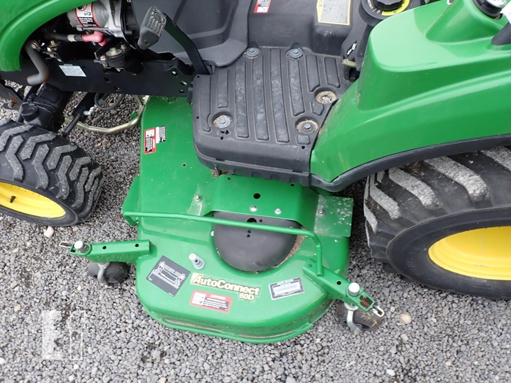 2017-john-deere-1023e-image-11