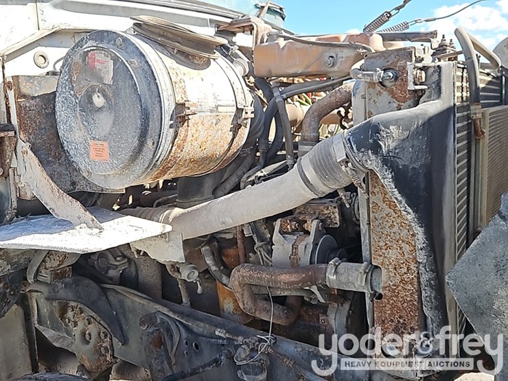 1995-ford-l8000-image-21